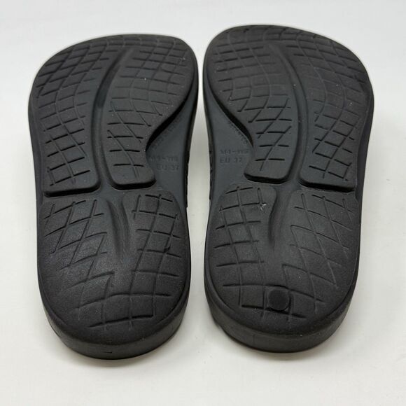 Oofos Ooriginals Sandals Womens 6 Black Flip Flop Thong Comfort Recovery Unisex - Picture 13 of 15